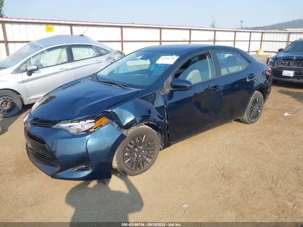 2T1BURHE1HC776723 2017 TOYOTA COROLLA - Image 2