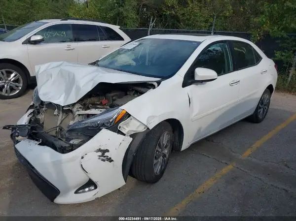 2T1BURHE1HC797703 2017 TOYOTA COROLLA - Image 2