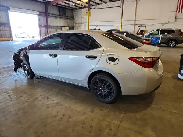 2T1BURHE1HC800485 2017 TOYOTA COROLLA - Image 2