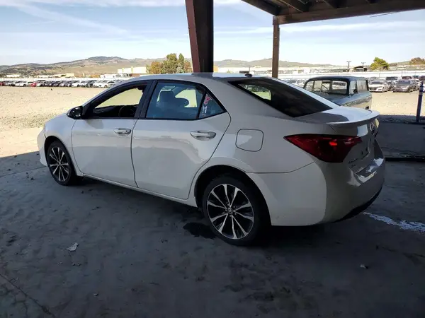 2T1BURHE1HC807727 2017 TOYOTA COROLLA - Image 2