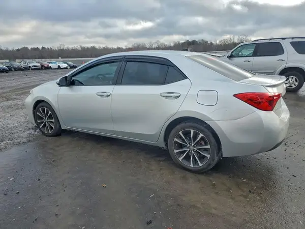 2T1BURHE1HC810613 2017 TOYOTA COROLLA - Image 2