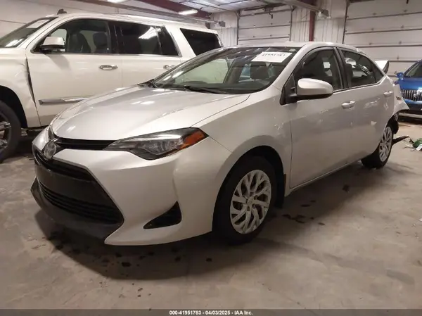 2T1BURHE1HC812619 2017 TOYOTA COROLLA - Image 2