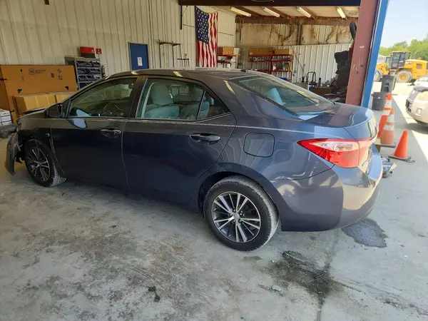 2T1BURHE1HC813057 2017 TOYOTA COROLLA - Image 2