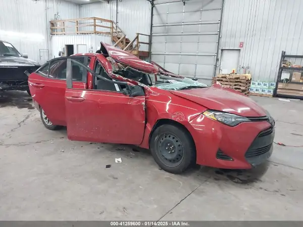2T1BURHE1HC813138 2017 TOYOTA COROLLA - Image 1