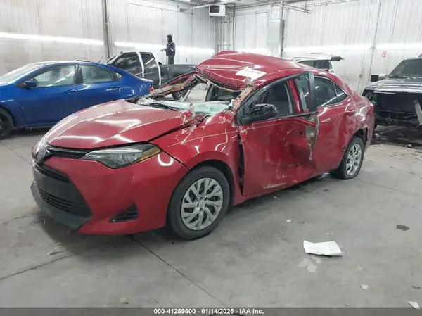 2T1BURHE1HC813138 2017 TOYOTA COROLLA - Image 2