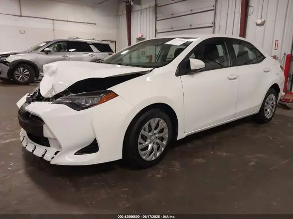 2T1BURHE1HC813480 2017 TOYOTA COROLLA - Image 2