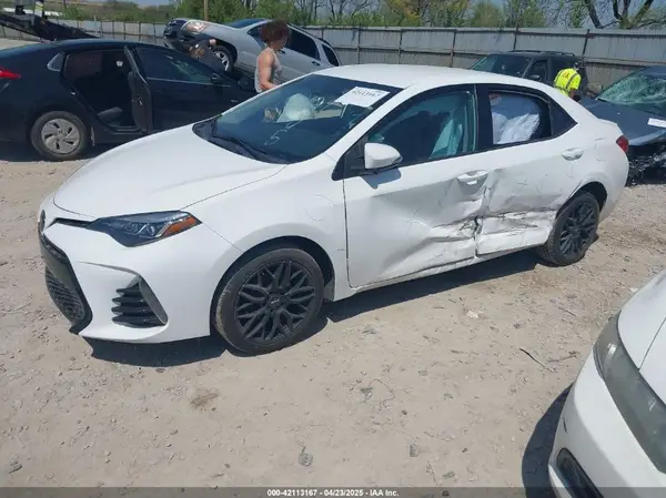 2T1BURHE1HC814645 2017 TOYOTA COROLLA - Image 2