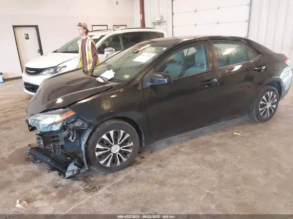 2T1BURHE1HC822390 2017 TOYOTA COROLLA - Image 2