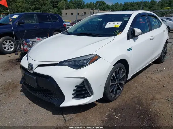 2T1BURHE1HC827167 2017 TOYOTA COROLLA - Image 2
