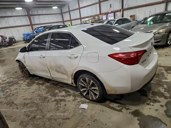 2T1BURHE1HC843644 2017 TOYOTA COROLLA - Image 2