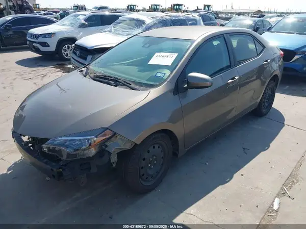 2T1BURHE1HC851081 2017 TOYOTA COROLLA - Image 2