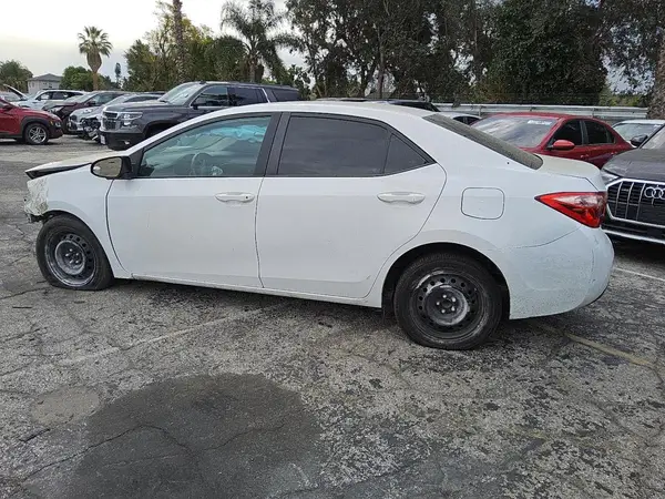 2T1BURHE1HC865739 2017 TOYOTA COROLLA - Image 2