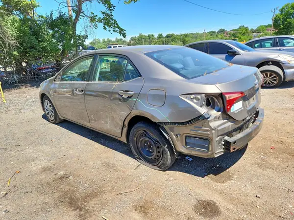 2T1BURHE1HC872044 2017 TOYOTA COROLLA - Image 2