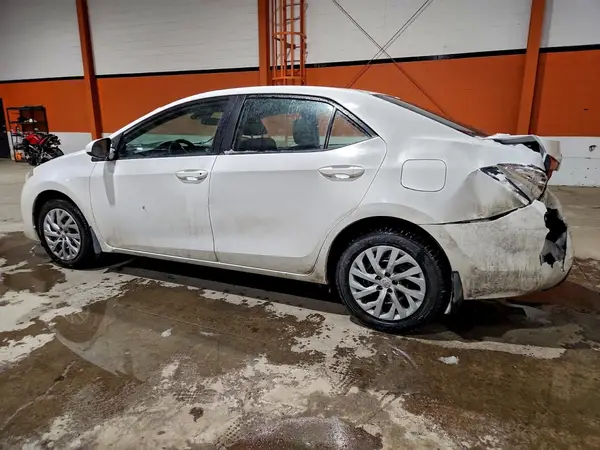 2T1BURHE1HC877423 2017 TOYOTA COROLLA - Image 2