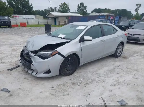 2T1BURHE1HC879270 2017 TOYOTA COROLLA - Image 2