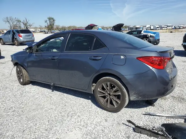2T1BURHE1HC885781 2017 TOYOTA COROLLA - Image 2