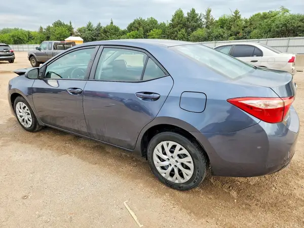 2T1BURHE1HC930251 2017 TOYOTA COROLLA - Image 2