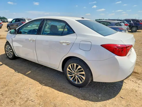 2T1BURHE1JC000842 2018 TOYOTA COROLLA - Image 2