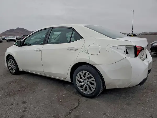 2T1BURHE1JC003403 2018 TOYOTA COROLLA - Image 2