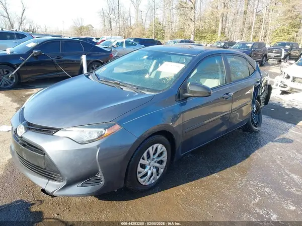 2T1BURHE1JC005264 2018 TOYOTA COROLLA - Image 2