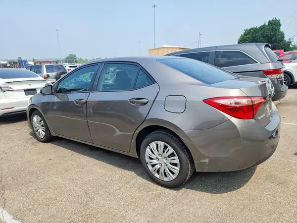 2T1BURHE1JC006639 2018 TOYOTA COROLLA - Image 2