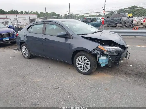 2T1BURHE1JC007046 2018 TOYOTA COROLLA - Image 1