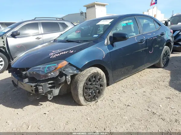 2T1BURHE1JC009346 2018 TOYOTA COROLLA - Image 2