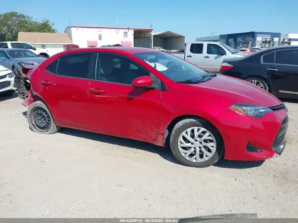 2T1BURHE1JC011808 2018 TOYOTA COROLLA - Image 1