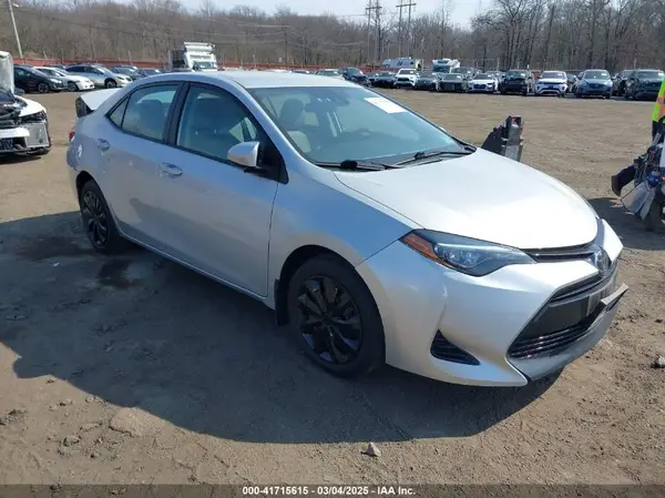 2T1BURHE1JC012263 2018 TOYOTA COROLLA - Image 1