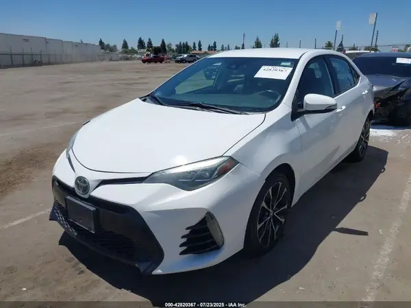 2T1BURHE1JC013297 2018 TOYOTA COROLLA - Image 2