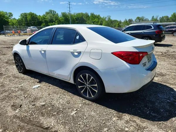 2T1BURHE1JC014529 2018 TOYOTA COROLLA - Image 2