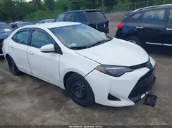 2T1BURHE1JC015440 2018 TOYOTA COROLLA