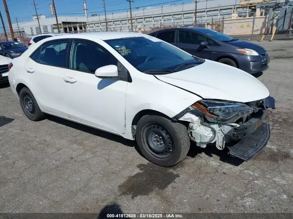 2T1BURHE1JC017687 2018 TOYOTA COROLLA - Image 1