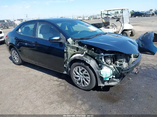 2T1BURHE1JC018368 2018 TOYOTA COROLLA - Image 1