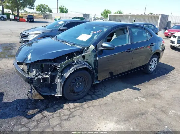 2T1BURHE1JC018368 2018 TOYOTA COROLLA - Image 2