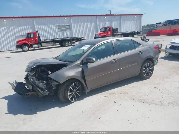 2T1BURHE1JC024039 2018 TOYOTA COROLLA - Image 2