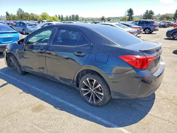 2T1BURHE1JC031475 2018 TOYOTA COROLLA - Image 2
