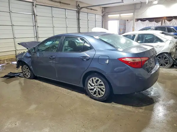 2T1BURHE1JC031833 2018 TOYOTA COROLLA - Image 2