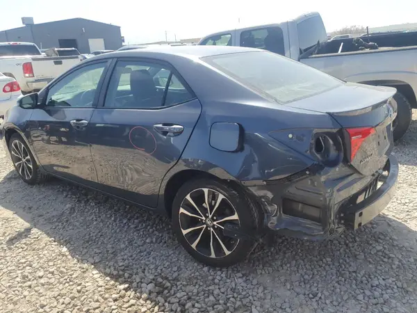 2T1BURHE1JC032500 2018 TOYOTA COROLLA - Image 2
