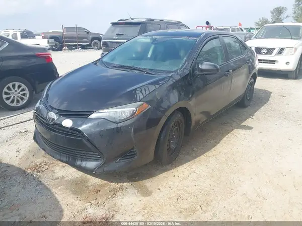 2T1BURHE1JC033159 2018 TOYOTA COROLLA - Image 2