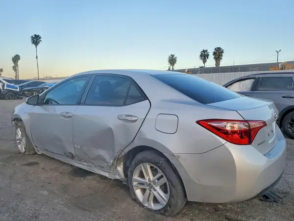 2T1BURHE1JC036031 2018 TOYOTA COROLLA - Image 2