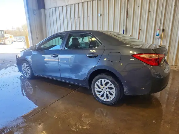 2T1BURHE1JC043206 2018 TOYOTA COROLLA - Image 2
