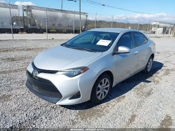 2T1BURHE1JC045313 2018 TOYOTA COROLLA - Image 2