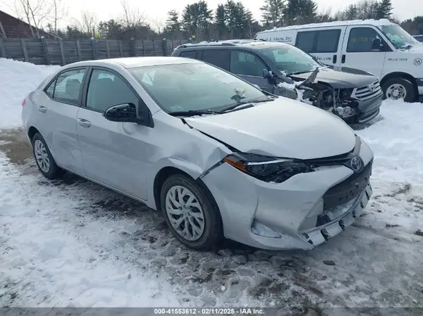 2T1BURHE1JC046395 2018 TOYOTA COROLLA - Image 1