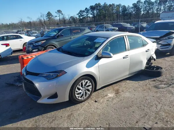 2T1BURHE1JC047529 2018 TOYOTA COROLLA - Image 2