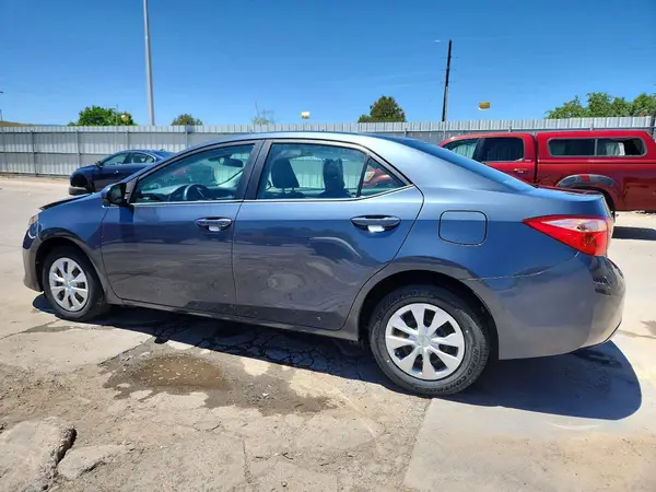 2T1BURHE1JC048356 2018 TOYOTA COROLLA - Image 2