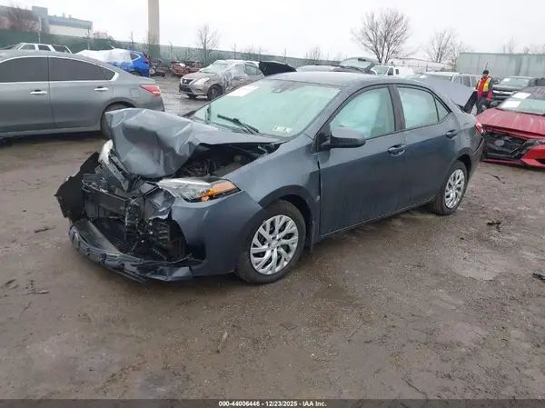 2T1BURHE1JC048440 2018 TOYOTA COROLLA - Image 2