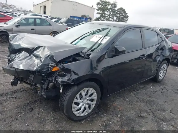 2T1BURHE1JC048700 2018 TOYOTA COROLLA - Image 2