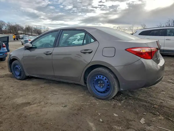 2T1BURHE1JC050639 2018 TOYOTA COROLLA - Image 2