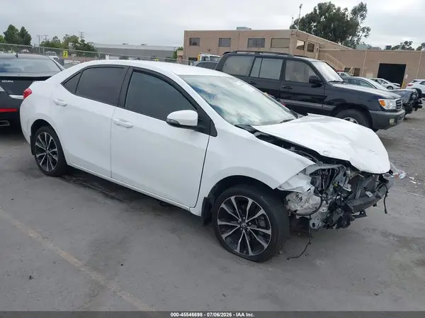 2T1BURHE1JC051743 2018 TOYOTA COROLLA - Image 1